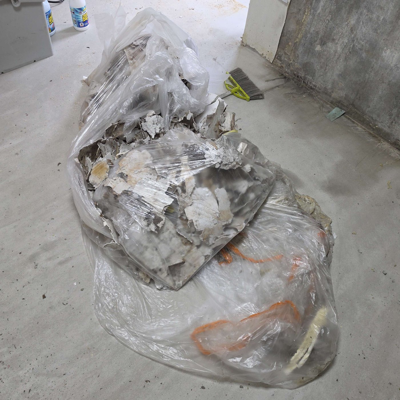 곰팡이 제거발생 벽면단열재 작업후